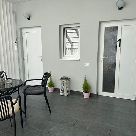 Aparthouse 1 Lugoj Exterior photo